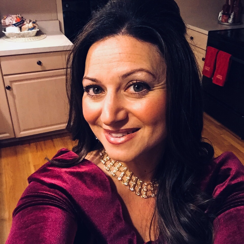 Meet your Posher, Cassandra